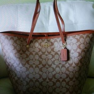 Meet your Posher, Jenn